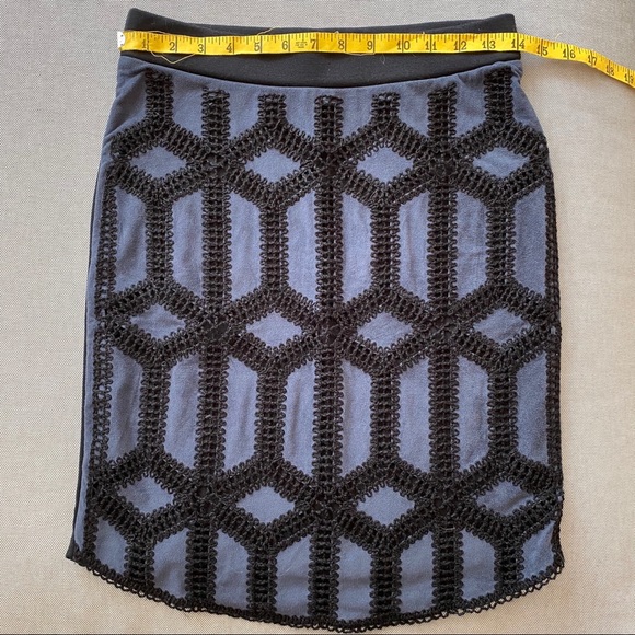 💙 H&M navy and black knit and suede skirt - Picture 2 of 4